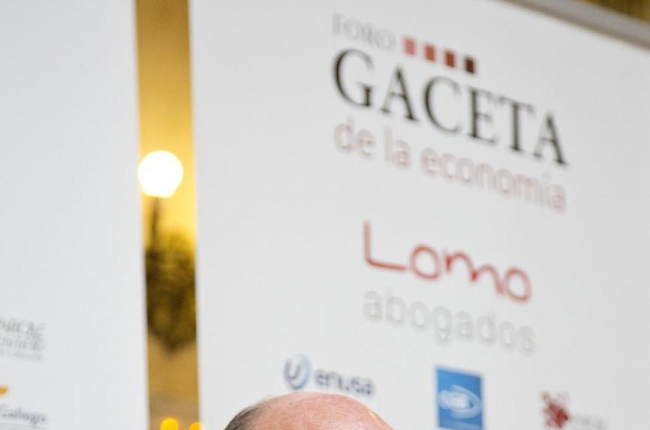 El ministro de Economia, Luis de Guindos, asiste al Foro Gaceta 'Los retos de la economía española'.-ICAL