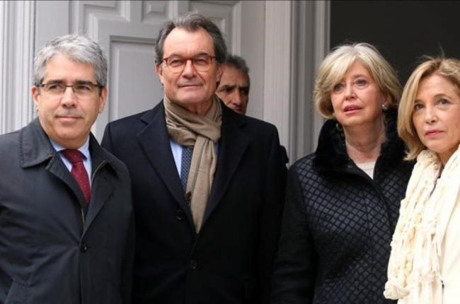 Mas, Ortega y Rigau acompañan a Francesc Homs en el juicio por el 9-N celebrado en Madrid.-JUAN MANUEL PRATS