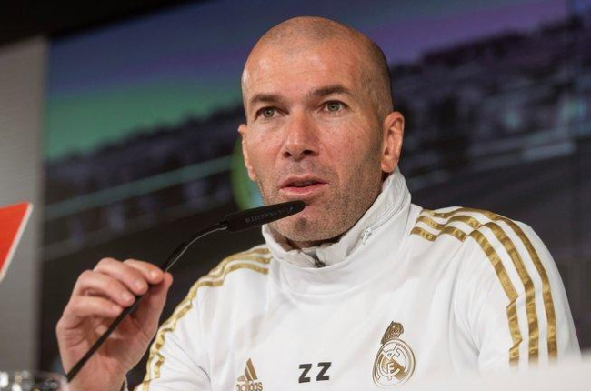 Zinedine Zidane este martes en rueda de prensa.-EFE