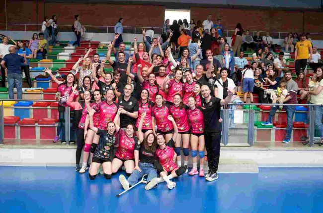 El equipo senior femenino del Sporting Santo Domingo asciende a Primera División. HDS