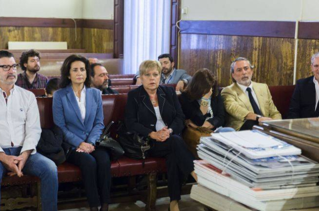 Betoret, Such, Martínez, Correa y Crespo, este martes en el inicio del juicio por las contrataciones de Fitur.-Foto: MIGUEL LORENZO