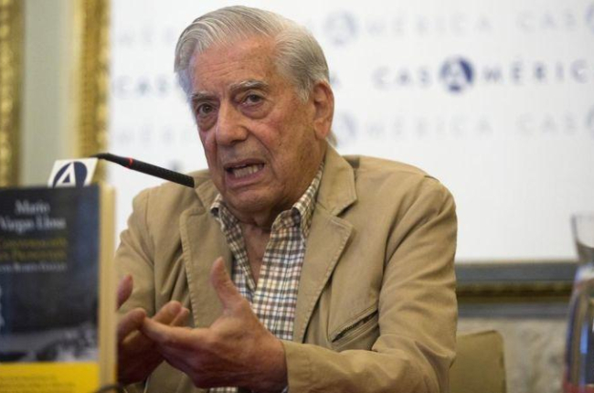 Mario Vargas Llosa, en la presentación del libro Conversación en Princeton.-JUAN MANUEL PRATS