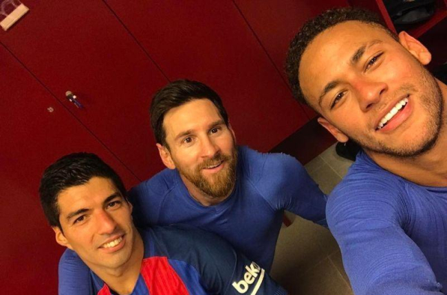 Suárez, Messi y Neymar, tras el partido, en una foto del brasileño en sus redes sociales.-