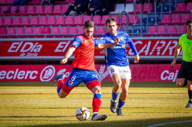 Mateo Arellano en un partido de esta temporada antes de lesionarse. MARIO TEJEDOR
