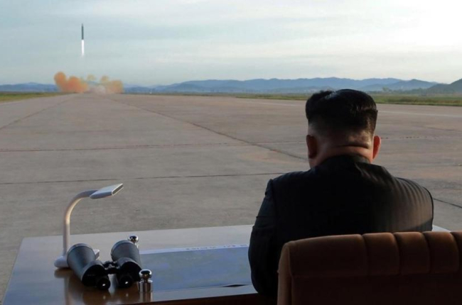 Kim Jong-un contempla el lanzamiento del último misil balístico norcoreano-KCNA