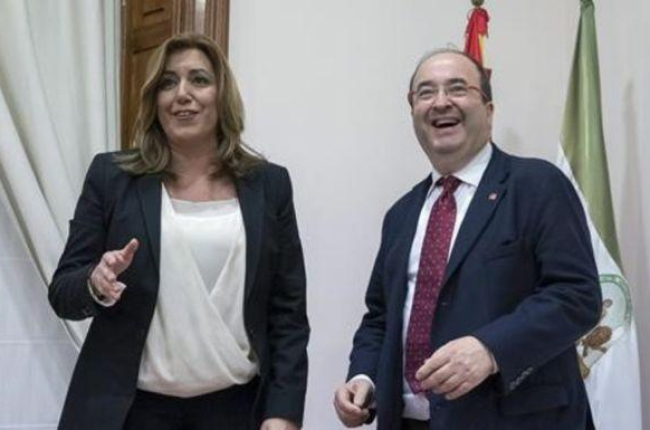 La presidenta andaluza, Susana DÍaz, y el lÍder del PSC, Miquel Iceta, al comienzo de su reunión en la sede del PSOE-A en Sevilla.-EFE / JULIO MUÑOZ