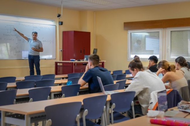 Las clases ya han comenzado en Agrarias, Empresariales y Traducción. GONZALO MONTESEGURO