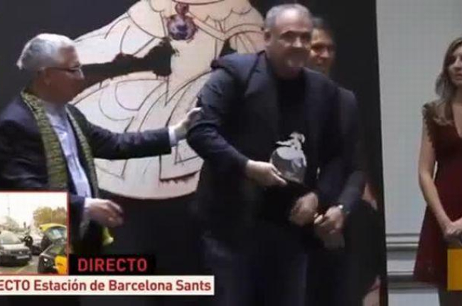 Antonio García Ferreras, emocionado, en el momento de recibir el premio Cambio 16.-LA SEXTA