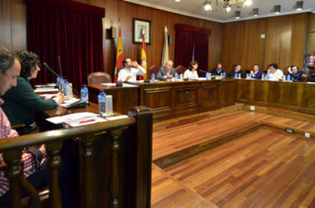 Pleno del Ayuntamiento de Almazán en la actualidad. / ÁLVARO MARTÍNEZ-