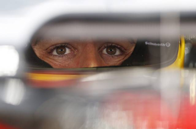 El piloto español Fernando Alonso, del equipo McLaren-Honda, durante los terceros entrenamientos libres en el circuito de Montecarlo en Mónaco.-Foto: YOAN VALAT / EFE