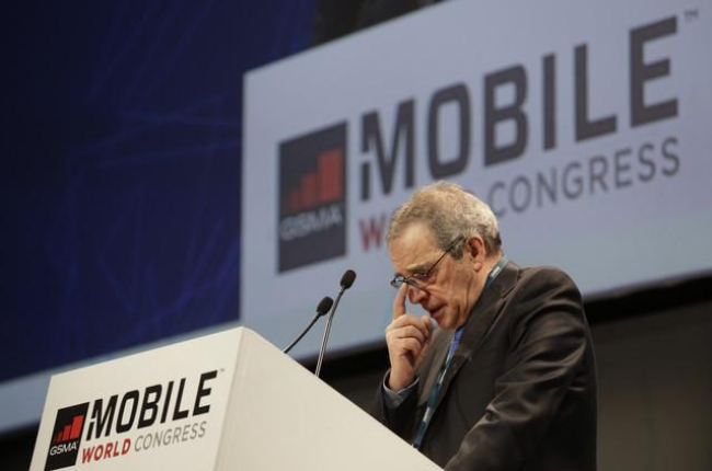 César Alierta, presidente de Telefónica, durante su intervención en el Mobile World Congress.-ALBERT BERTRAN