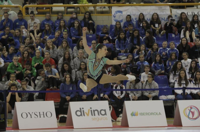 El Nacional de aeróbica finalizaba ayer en Los Pajaritos con dominio de las gimnastas valencianas.-Luis Ángel Tejedor