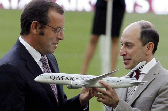 Sandro Rosell y el consejero delegado de Qatar Airways Akbar Al Albaker.-EFE / ALBERT OLIVÉ