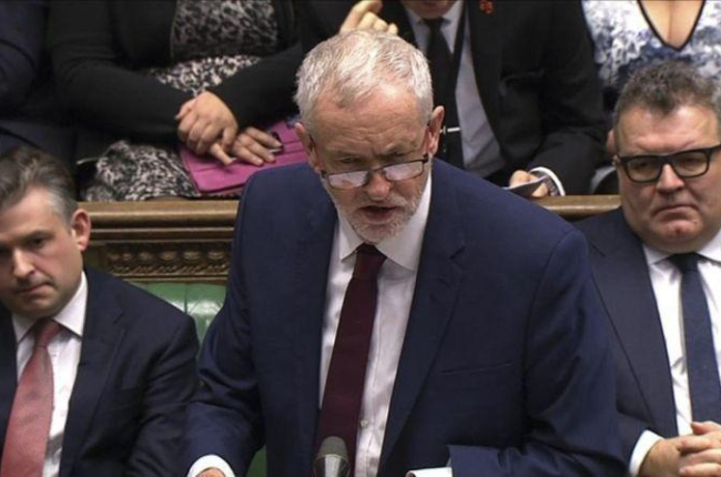 El líder laborista, Jeremy Corbyn, durante un intervención hoy miércoles en el Parlamento británico.-AFP