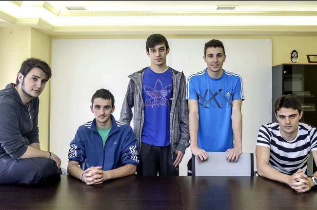 David González, Adrián Arnaiz, Jorge Gómez, Rubén Martínez y Rodrigo Baranda, forman parte del grupo de estudiantes que han desarrollado Coppyx-SANTI OTERO