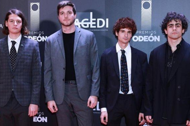 El grupo Carolina Durante, en la alfombra roja de los Premios Odeón, el 20 de enero en Madrid.-