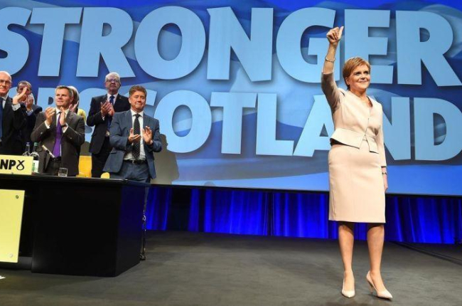 Nicola Sturgeon, en la cumbre del SNP en Aberdeen.-AFP / ANDY BUCHANAN