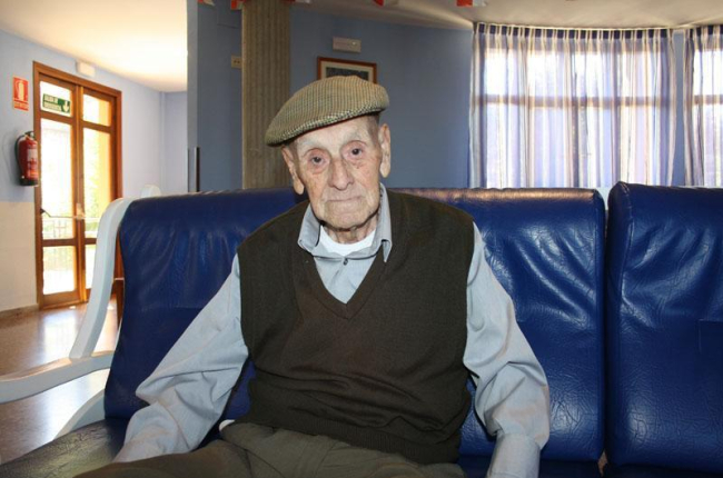 Albano Rodríguez Prieto cumple hoy 105 años y le esperan sorpresas y mucho cariño en la residencia de Ólvega.-HDS