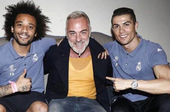 Gianluca Vacchi, con Marcelo y Cristiano Ronaldo.-