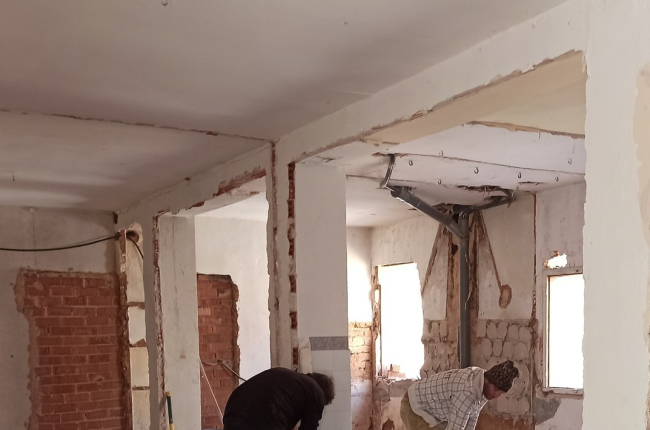 Obras de acondicionamiento en una de las viviendas de Torlengua.-Ayuntamiento de Torlengua