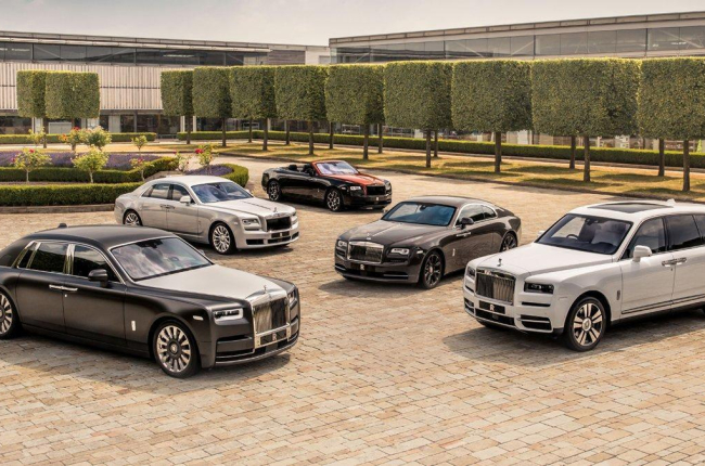 Modelos de la gama Rolls Royce.-
