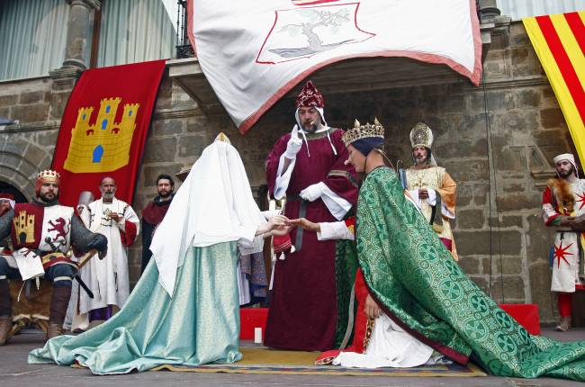 Escenificación de la boda real en la localidad soriana de Ágreda en una foto de archivo.-HDS