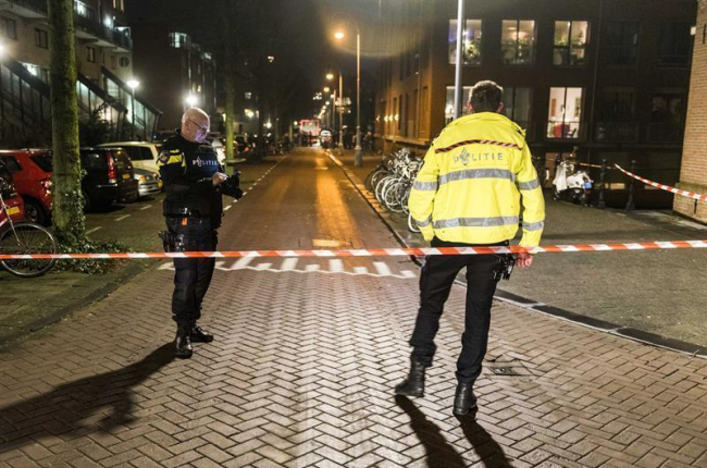 l menos un muerto y dos heridos en tiroteo en el centro de Amsterdam-EFE