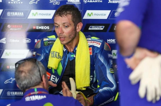 Valentino Rossi seguirá en MotoGP tras renovar con Yamaha por una
