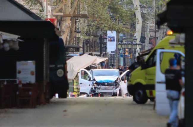 Imagen de la furgoneta que arrollo a los viandantes de la Rambla de Barcelona el pasado 17 de agosto.-FERRAN NADEU