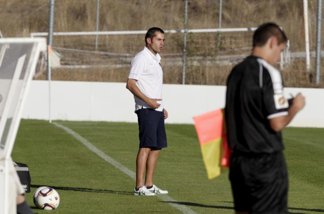 Fran Valero en un encuentro de esta temporada como entrenador del conjunto adnamantino.-Luis Ángel Tejedor