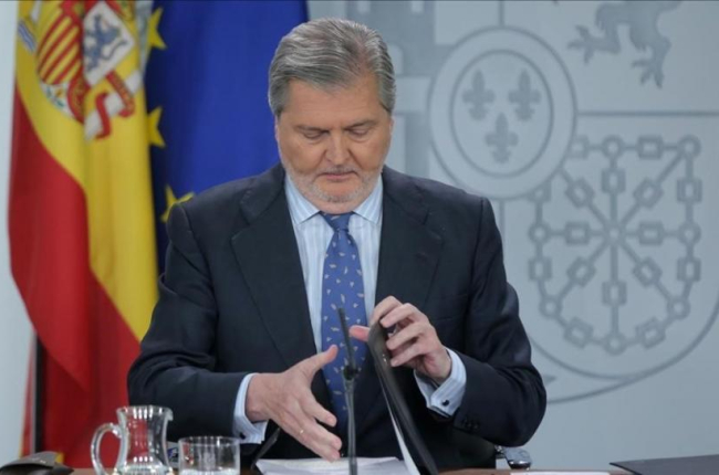 Íñigo Méndez de Vigo, en la rueda de prensa posterior al Consejo de Ministros.-/ PERIODICO