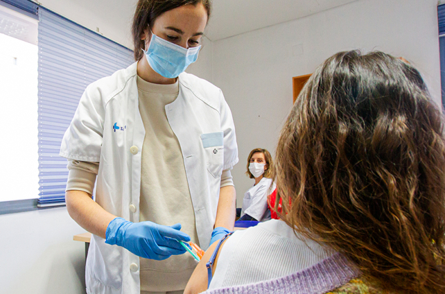 Vacunación Covid en el Hospital Santa Bárbara. MARIO TEJEDOR