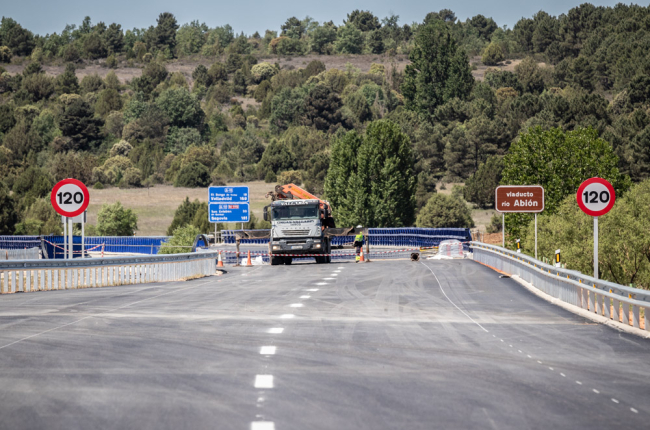 Obras en el tramo Venta Nueva-Santiuste a finales de mayo. GONZALO MONTESEGURO