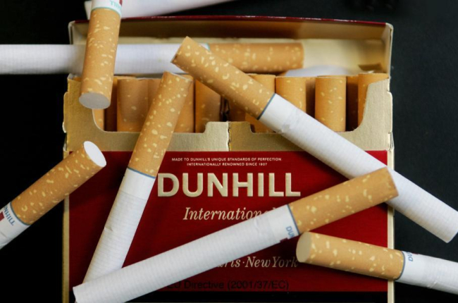 Cigarrillos Dunhill.-CARL DE SOUZA / AFP