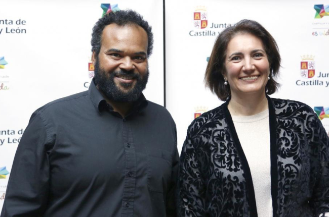 La consejera de Cultura y Turismo, María Josefa García Cirac, presenta al director artístico del Festival Internacional de las Artes de Castilla y León, FÀCyL 2016, Carlos Jean-ICAL