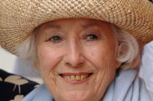 Vera Lynn, a sus 92 años, es la cantante que más discos vende en el Reino Unido.-AP / MATTHEW FEARN