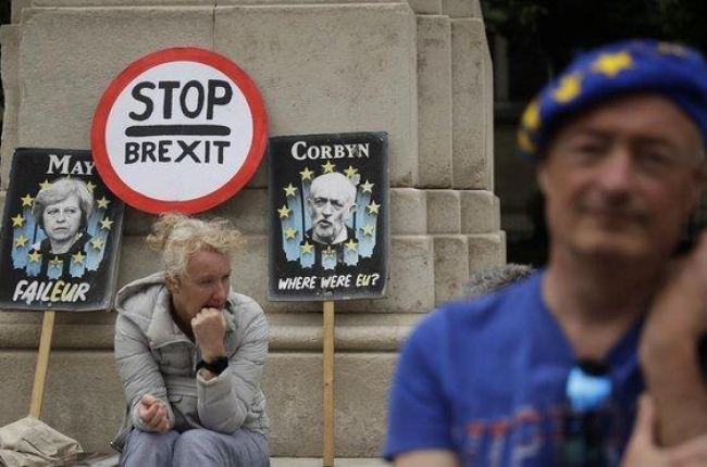 Protesta anti-brexit frente al Parlamento de Londres el pasado miércoles.-MATT DUNHAM