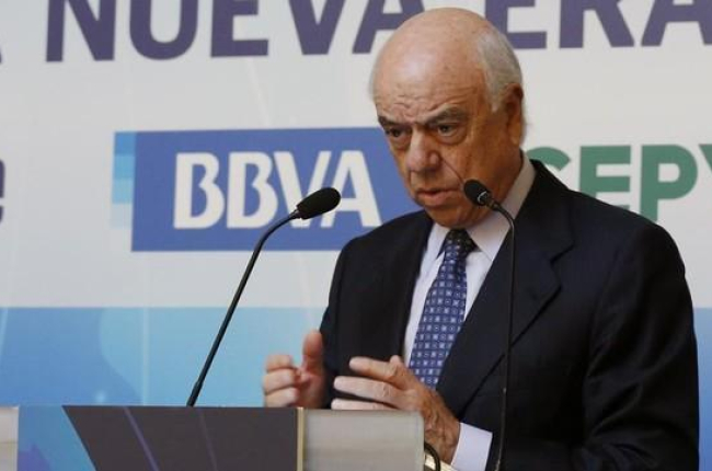 El presidente del BBVA, Francisco González, durante su intervención en el encuentro organizado por la CEOE y Cepyme.-EFE / SERGIO BARRENECHEA