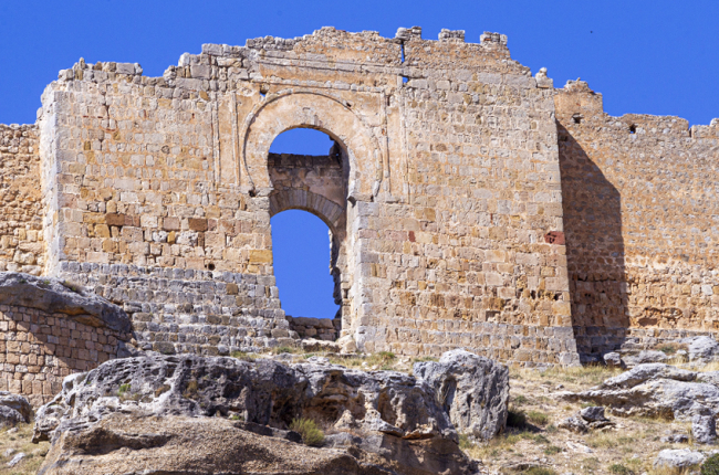 Arco de la Fortaleza Califal de Gormaz.-MARIO TEJEDOR