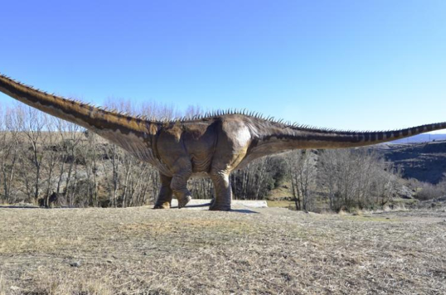 Maqueta del dinosaurio de Fuentes de Magaña-V.G.