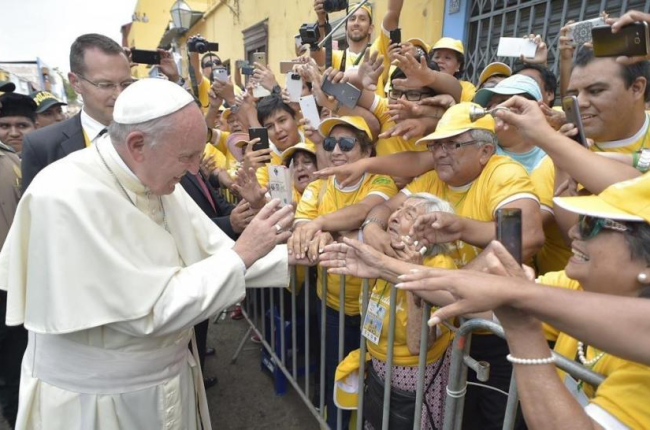 El Papa saluda a la multitud que le esperaba en Trujillo (Perú), el 20 de enero.-EFE / VATICAN MEDIA