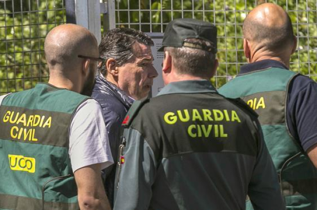 González ha salido de la Comandancia de la Guardia Civil de Tres Cantos.-EFE