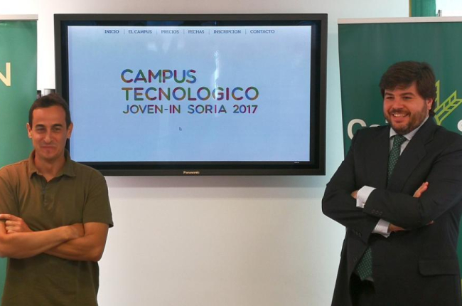 David Francés y José María Carrizosa, ayer, durante la presentación del campus tecnológico.-J. R. R.