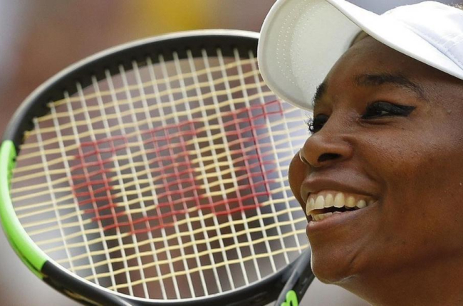 Venus Williams, feliz tras ganar a Konta y pasar a la final de Wimbledon.-AFP / ADRIAN DENNIS