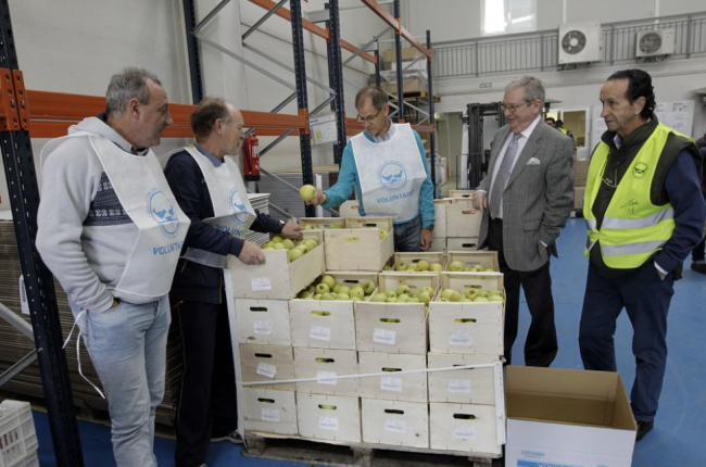 Cacho, Oliva y Antón son los padrinos de la Gran Recogida del Banco de Alimentos-Luis Ángel Tejedor