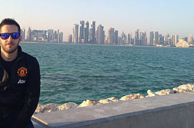 El técnico soriano con el 'Skyline' de Doha de fondo. -