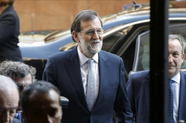 Mariano Rajoy, a su llegada al acto, celebrado en el Casino de Madrid.-EFE / PACO CAMPOS