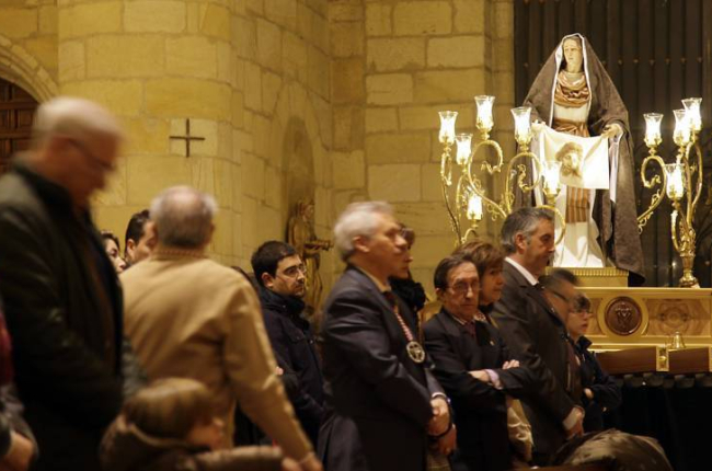 Imagen del nuevo paso de la Verónica de la Cofradía de las Santa Caídas de Jesús, bendecido ayer en alConcatedral de San Pedro.-DIEGO MAYOR