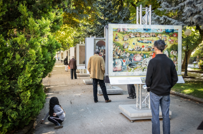 Exposición ‘El Museo del Prado en las calles’, ayer en la Dehesa. GONZALO MONTESEGURO