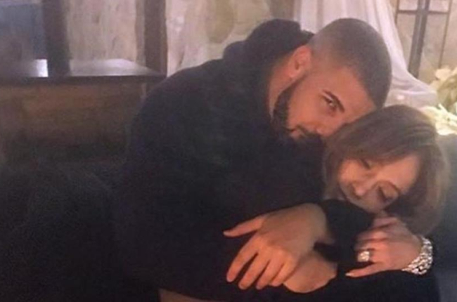 Jennifer Lopez comparte una imagen en su cuenta de Instagram para confirmar su romance con Drake.-INSTAGRAM